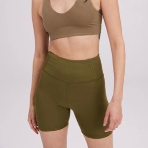 Girlfriend Collective Fern FLOAT Ultralight Run Short